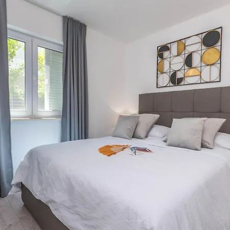 In Biograd With Heated Swimming Pool Biograd Na Moru