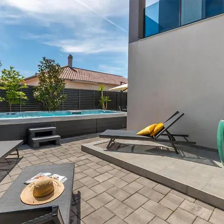 Amazing In Biograd With Kitchen Holiday home *