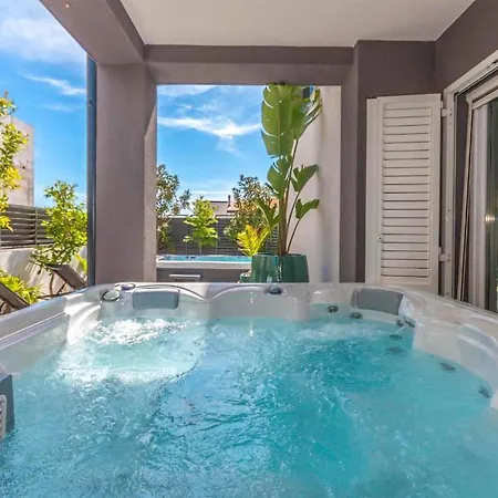 Amazing In Biograd With Kitchen Holiday home *