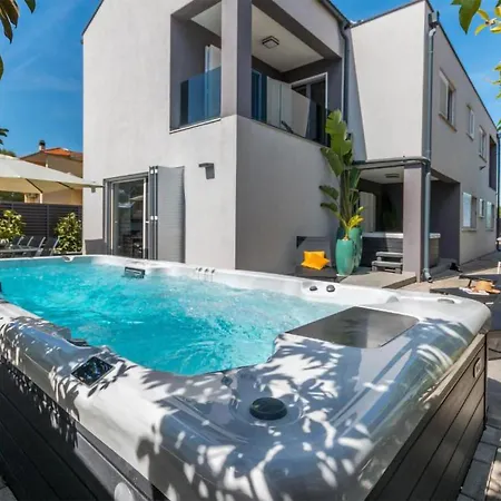 Amazing In Biograd With Kitchen Holiday home
